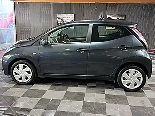 Used 2015 Toyota Aygo X-Play Grey - Interior and Exterior details 7