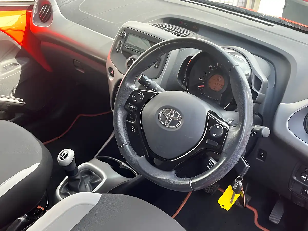 Used 2015 Toyota Aygo X-Play Orange - Interior and Exterior details 6