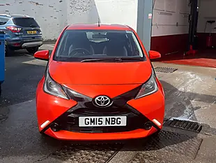 Used 2015 Toyota Aygo X-Play Orange - Interior and Exterior details 8