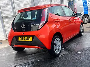 Used 2015 Toyota Aygo X-Play Orange - Interior and Exterior details 9