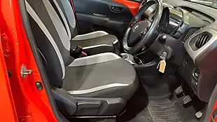 Used 2015 Toyota Aygo X-Play Orange - Interior and Exterior details 11