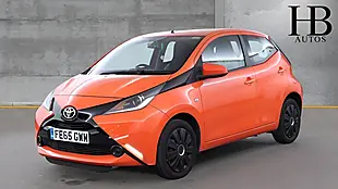 Used 2015 Toyota Aygo X-Play Orange - Interior and Exterior details 2