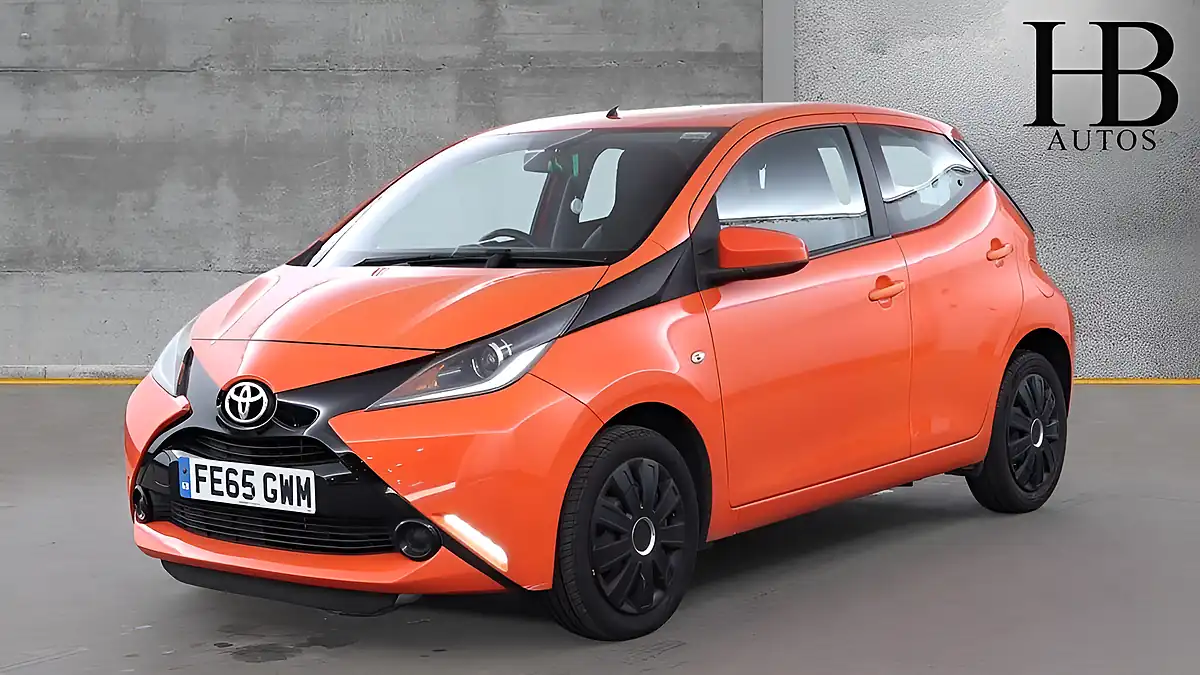 Used 2015 Toyota Aygo X-Play Orange - Interior and Exterior details 2