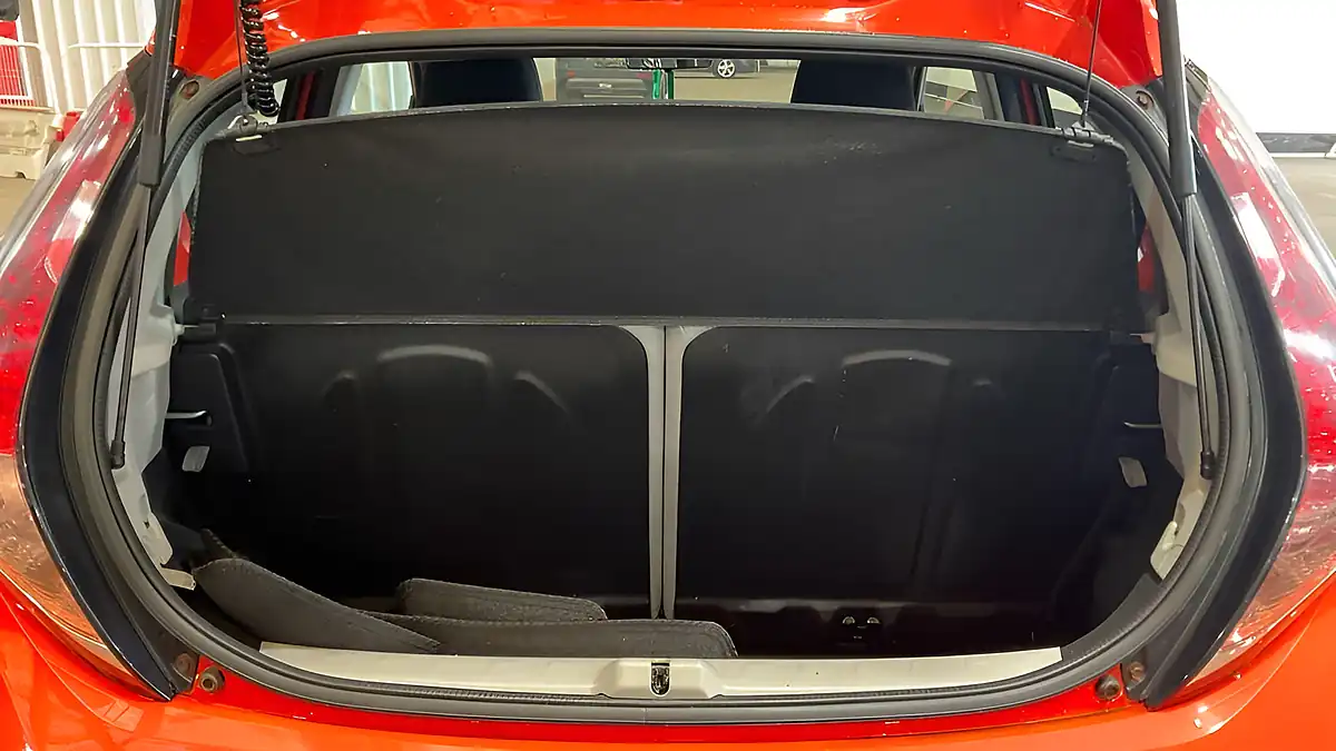 Used 2015 Toyota Aygo X-Play Orange - Interior and Exterior details 9