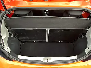 Used 2015 Toyota Aygo X-Play Orange - Interior and Exterior details 10