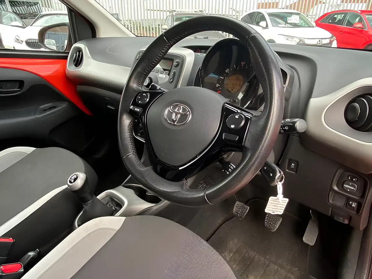 Used 2015 Toyota Aygo X-Play Orange - Interior and Exterior details 14