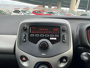 Used 2015 Toyota Aygo X-Play Orange - Interior and Exterior details 16