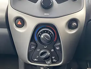 Used 2015 Toyota Aygo X-Play Orange - Interior and Exterior details 17