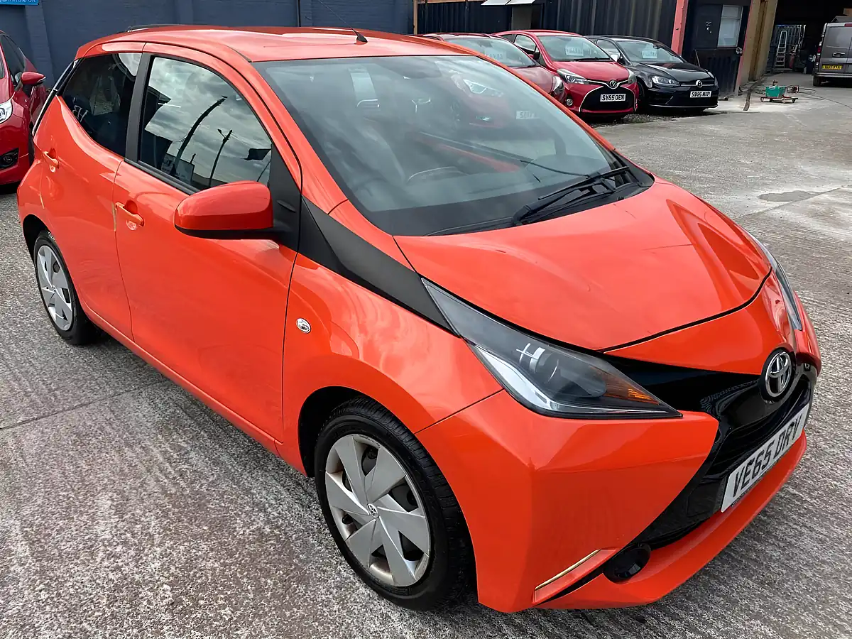 Used 2015 Toyota Aygo X-Play Orange - Interior and Exterior details 2