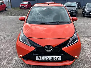 Used 2015 Toyota Aygo X-Play Orange - Interior and Exterior details 4