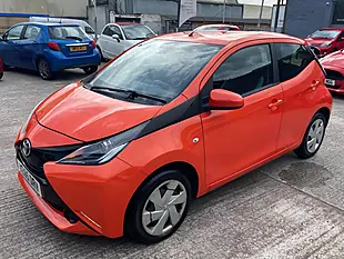 Used 2015 Toyota Aygo X-Play Orange - Interior and Exterior details 5