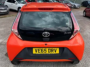 Used 2015 Toyota Aygo X-Play Orange - Interior and Exterior details 7