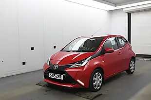 Used 2015 Toyota Aygo X-Play Red - Interior and Exterior details 2