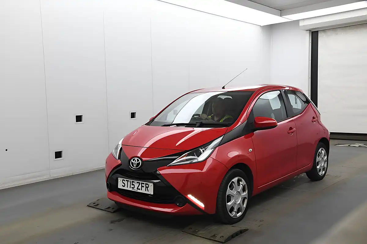 Used 2015 Toyota Aygo X-Play Red - Interior and Exterior details 2