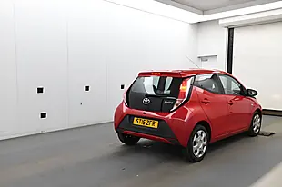 Used 2015 Toyota Aygo X-Play Red - Interior and Exterior details 3