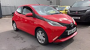 Used 2015 Toyota Aygo X-Play Red - Interior and Exterior details 2