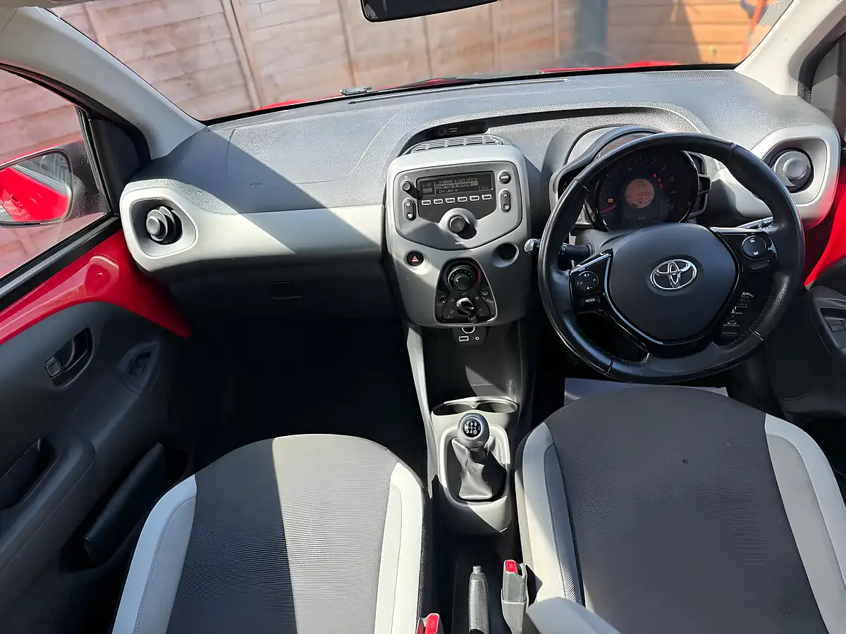 Used 2015 Toyota Aygo X-Play Red - Interior and Exterior details 10