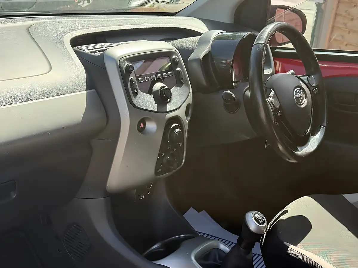Used 2015 Toyota Aygo X-Play Red - Interior and Exterior details 11
