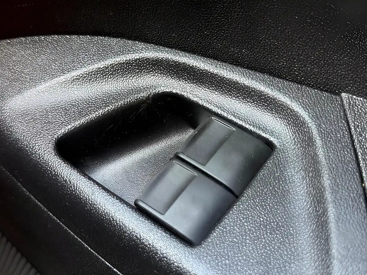 Used 2015 Toyota Aygo X-Play Red - Interior and Exterior details 12