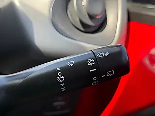 Used 2015 Toyota Aygo X-Play Red - Interior and Exterior details 13