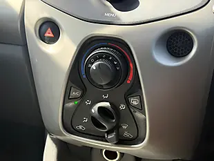 Used 2015 Toyota Aygo X-Play Red - Interior and Exterior details 14