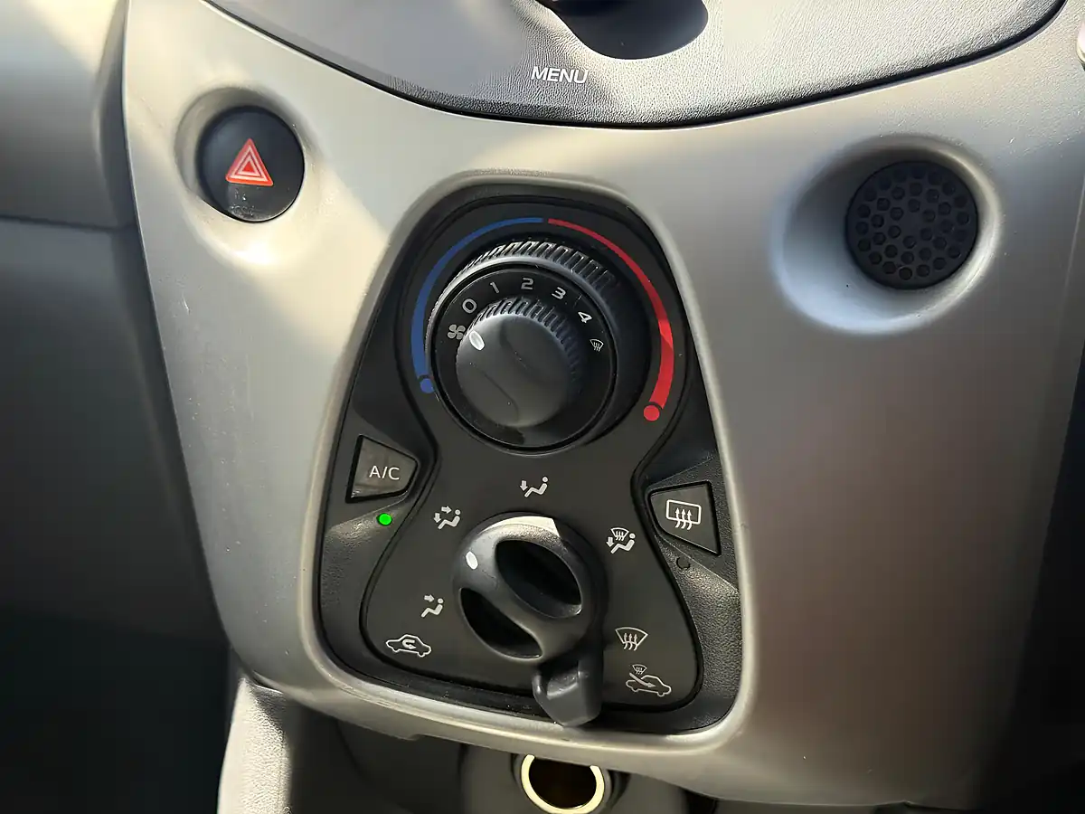 Used 2015 Toyota Aygo X-Play Red - Interior and Exterior details 14