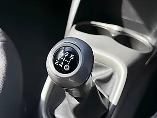 Used 2015 Toyota Aygo X-Play Red - Interior and Exterior details 19