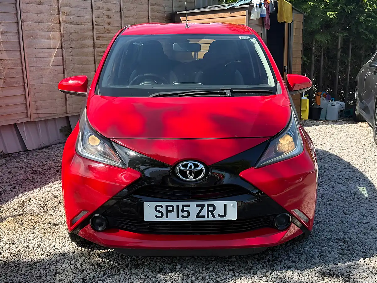 Used 2015 Toyota Aygo X-Play Red - Interior and Exterior details 2
