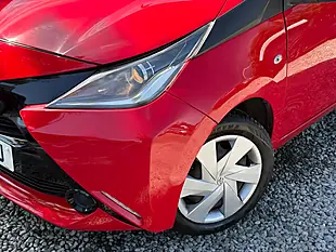Used 2015 Toyota Aygo X-Play Red - Interior and Exterior details 20