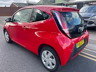 Used 2015 Toyota Aygo X-Play Red - Interior and Exterior details 3
