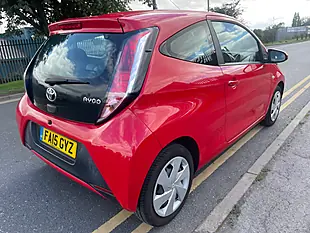 Used 2015 Toyota Aygo X-Play Red - Interior and Exterior details 6