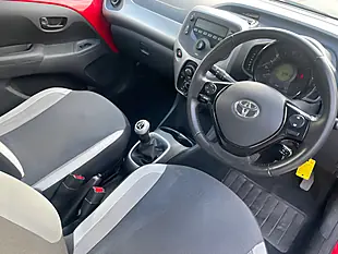Used 2015 Toyota Aygo X-Play Red - Interior and Exterior details 8