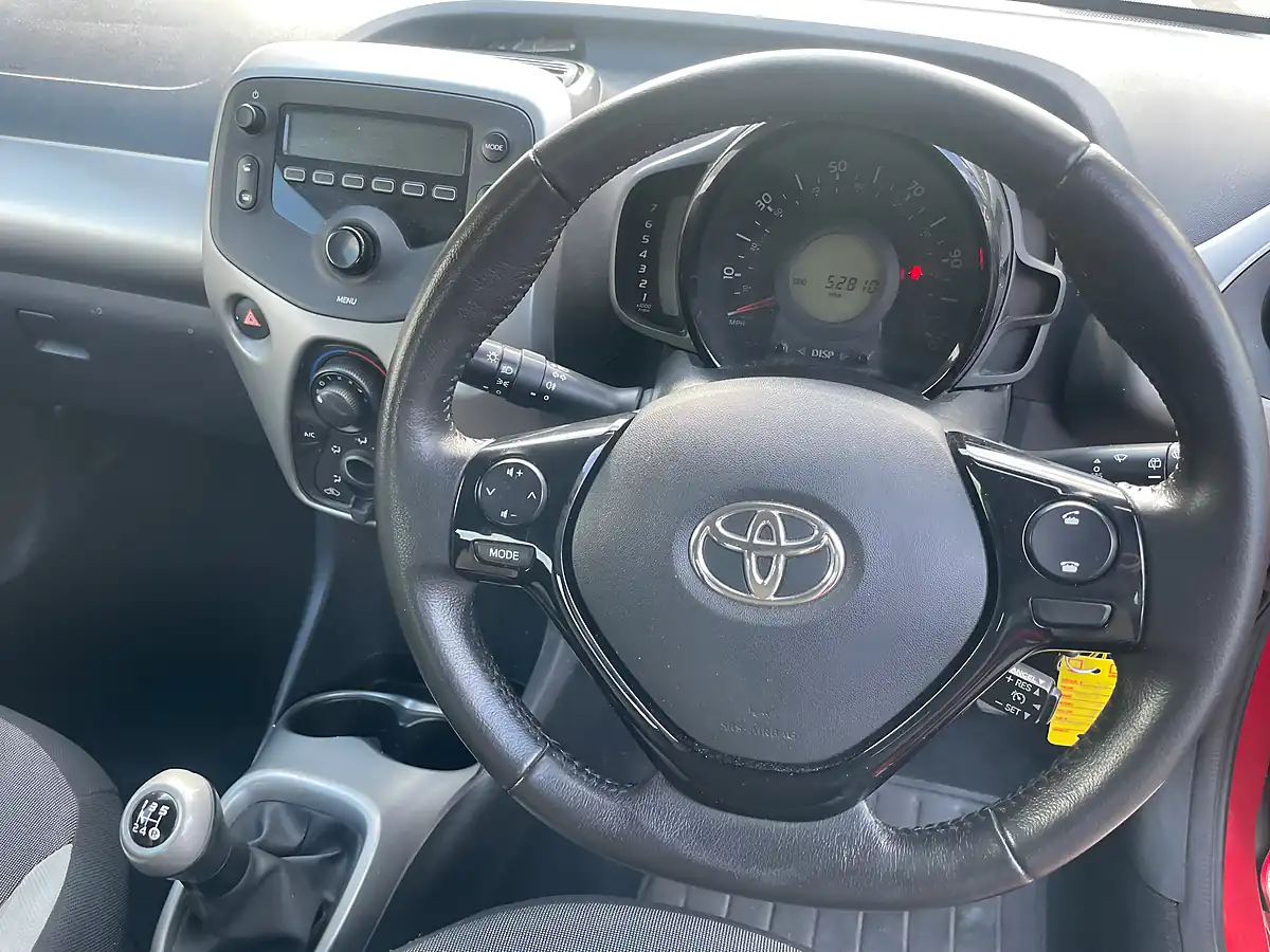 Used 2015 Toyota Aygo X-Play Red - Interior and Exterior details 9