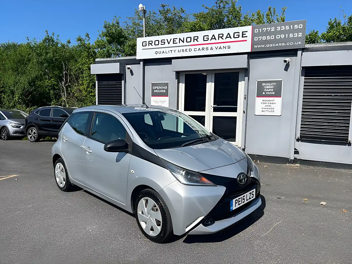 Used 2015 Toyota Aygo X-Play Silver Splash - Front View
