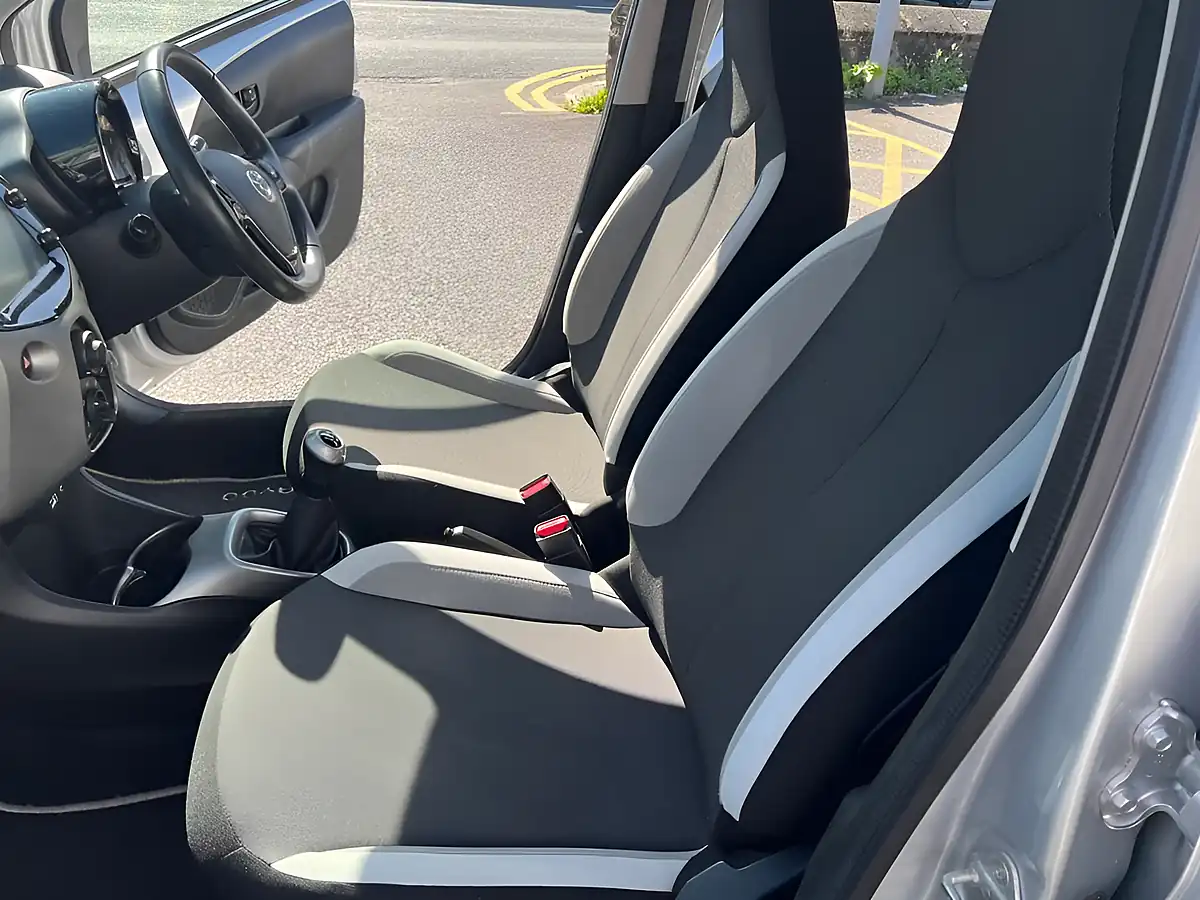 Used 2015 Toyota Aygo X-Play Silver Splash - Interior and Exterior details 11