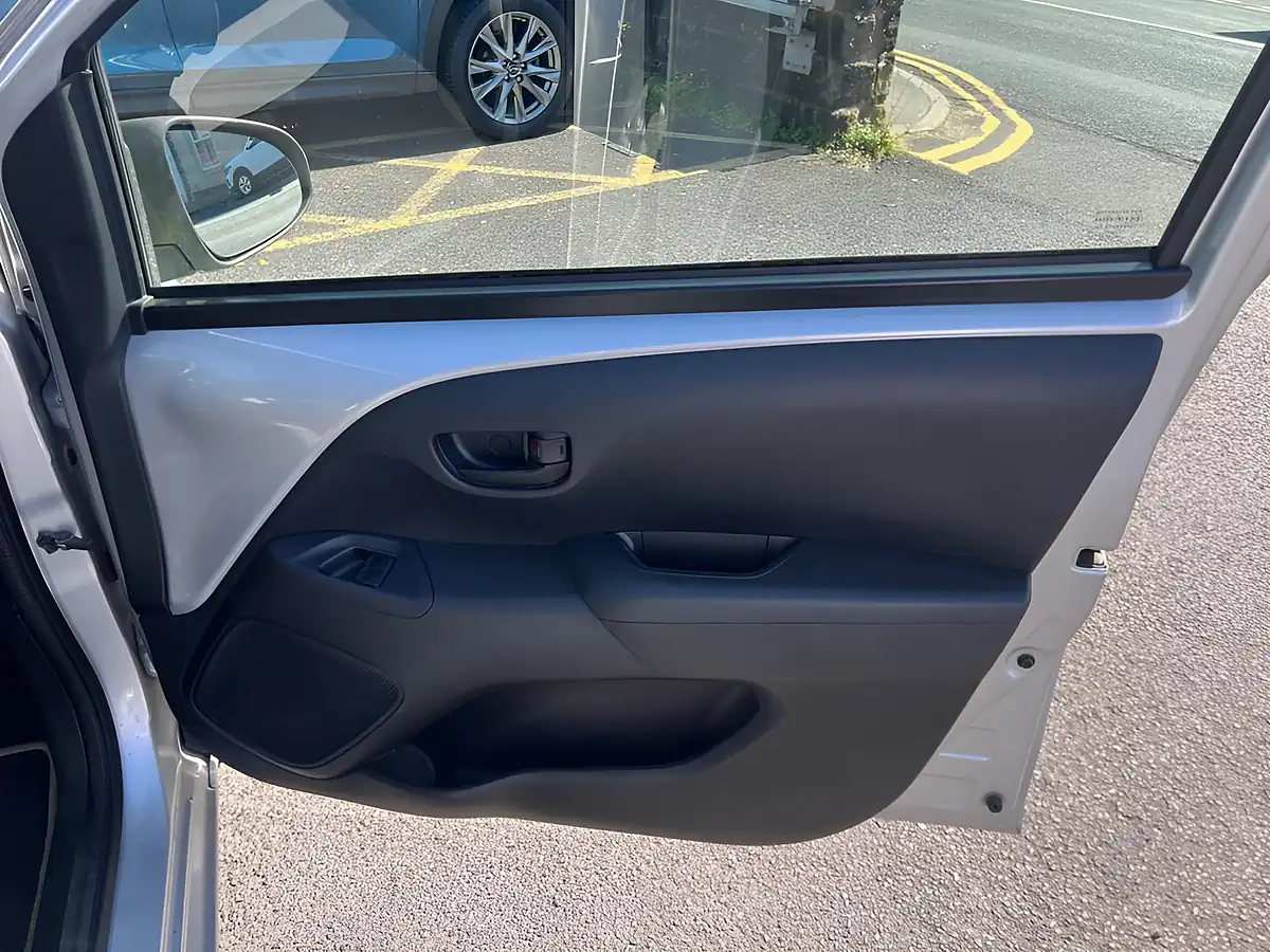 Used 2015 Toyota Aygo X-Play Silver Splash - Interior and Exterior details 13