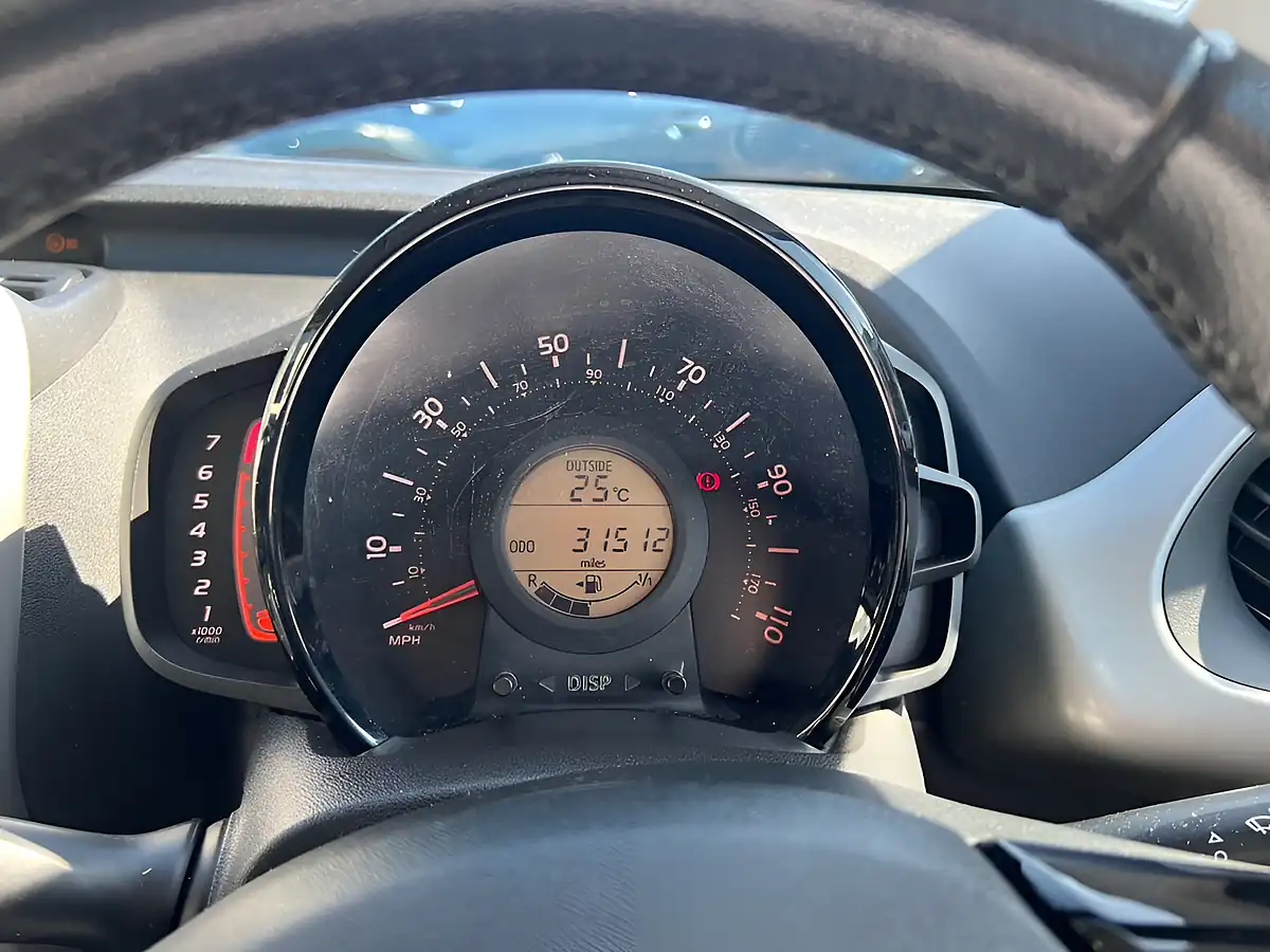 Used 2015 Toyota Aygo X-Play Silver Splash - Interior and Exterior details 18