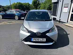 Used 2015 Toyota Aygo X-Play Silver Splash - Interior and Exterior details 2