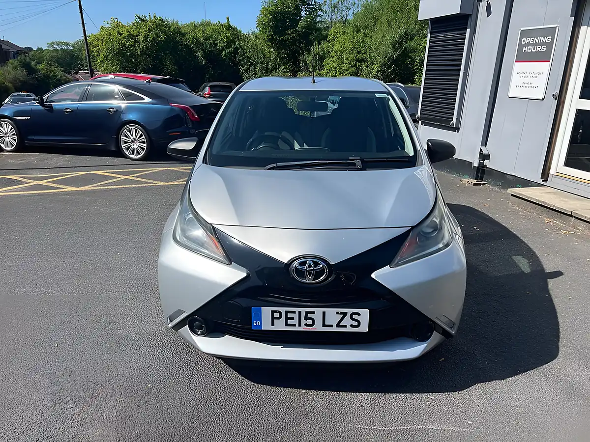 Used 2015 Toyota Aygo X-Play Silver Splash - Interior and Exterior details 2