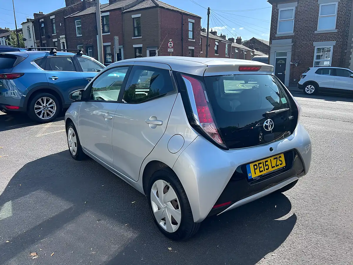 Used 2015 Toyota Aygo X-Play Silver Splash - Interior and Exterior details 5