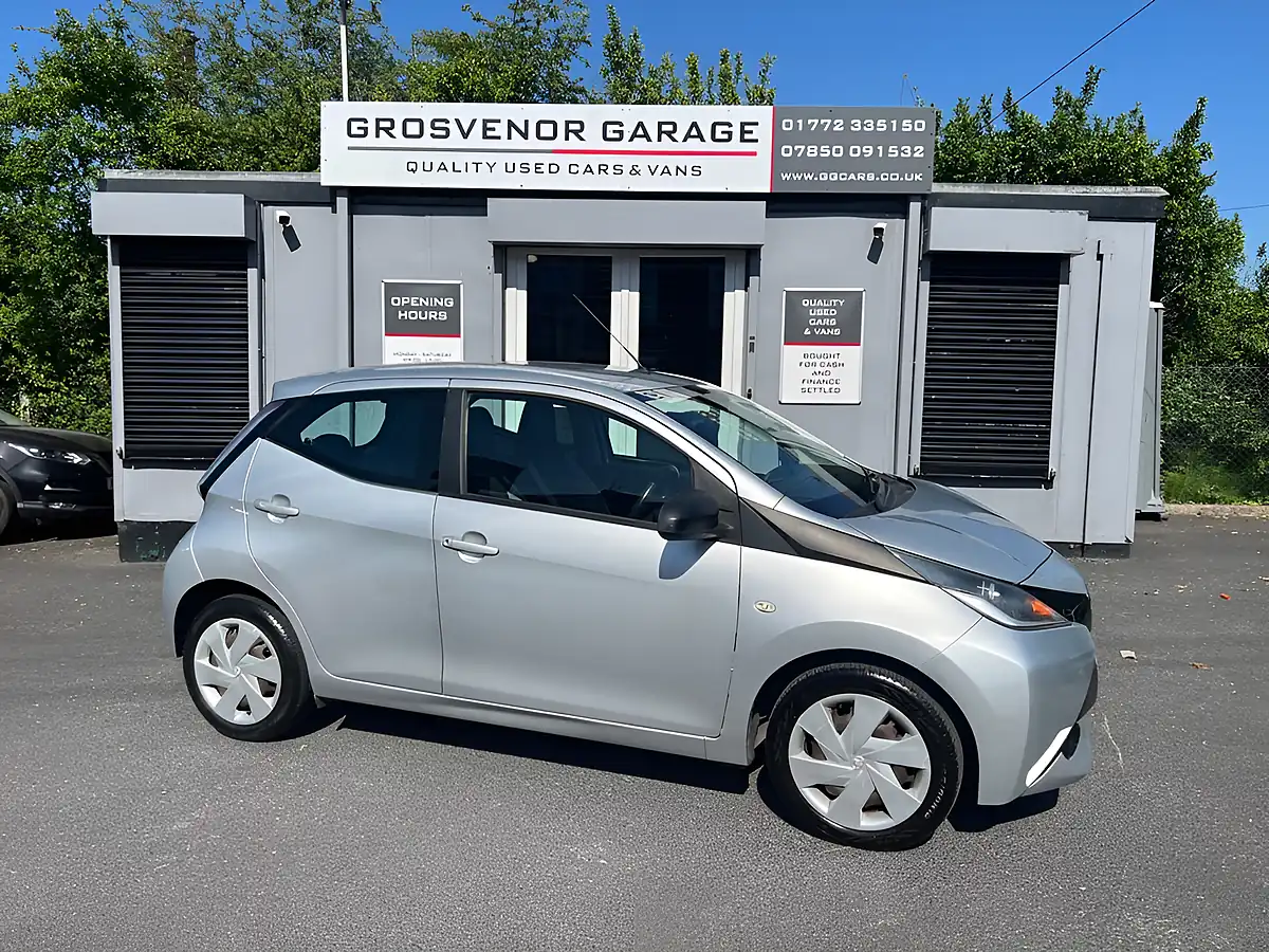 Used 2015 Toyota Aygo X-Play Silver Splash - Interior and Exterior details 8