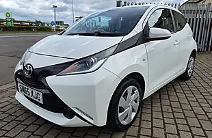 Used 2015 Toyota Aygo X-Play White - Interior and Exterior details 3