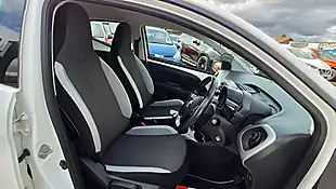 Used 2015 Toyota Aygo X-Play White - Interior and Exterior details 7
