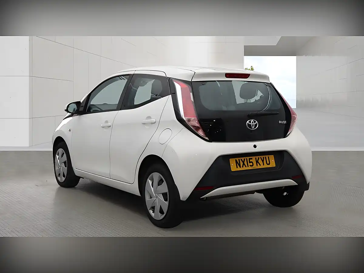 Used 2015 Toyota Aygo X-Play White - Interior and Exterior details 2