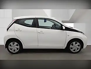 Used 2015 Toyota Aygo X-Play White - Interior and Exterior details 6