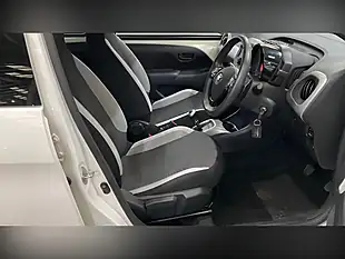 Used 2015 Toyota Aygo X-Play White - Interior and Exterior details 8