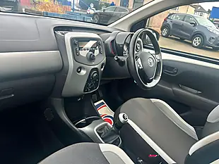 Used 2015 Toyota Aygo X-Play White - Interior and Exterior details 11