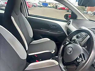 Used 2015 Toyota Aygo X-Play White - Interior and Exterior details 12