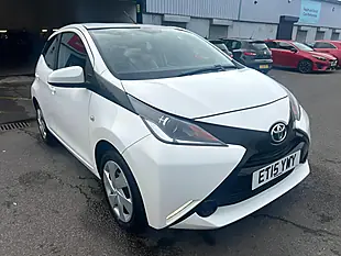 Used 2015 Toyota Aygo X-Play White - Interior and Exterior details 3