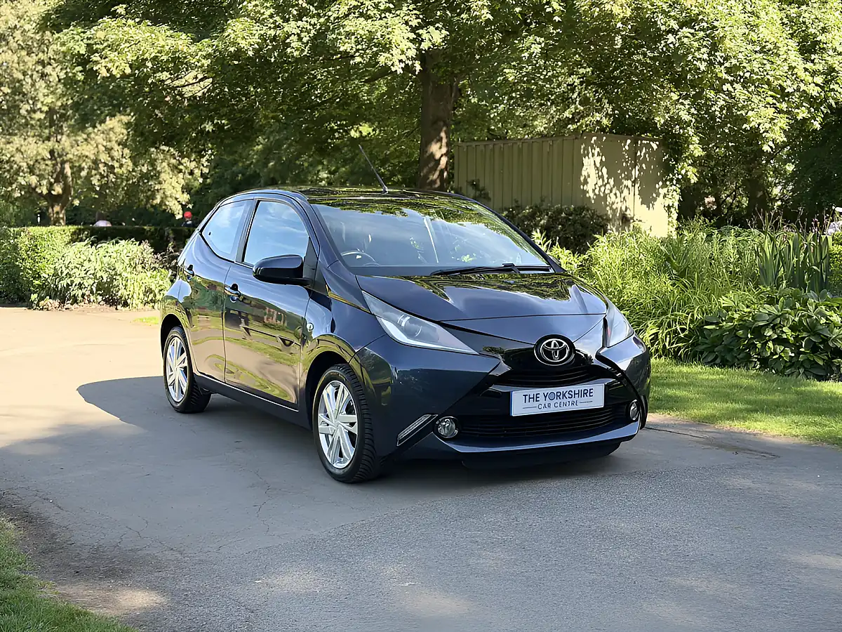 Used 2015 Toyota Aygo X-Pression Blue - Front View